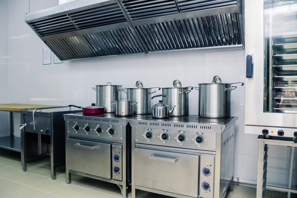 Hote profesionale din inox pentru HoReCa: ce variante există și cum le alegi