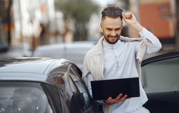 Mașinile autonome și închirierile auto din Cluj, un calendar realist