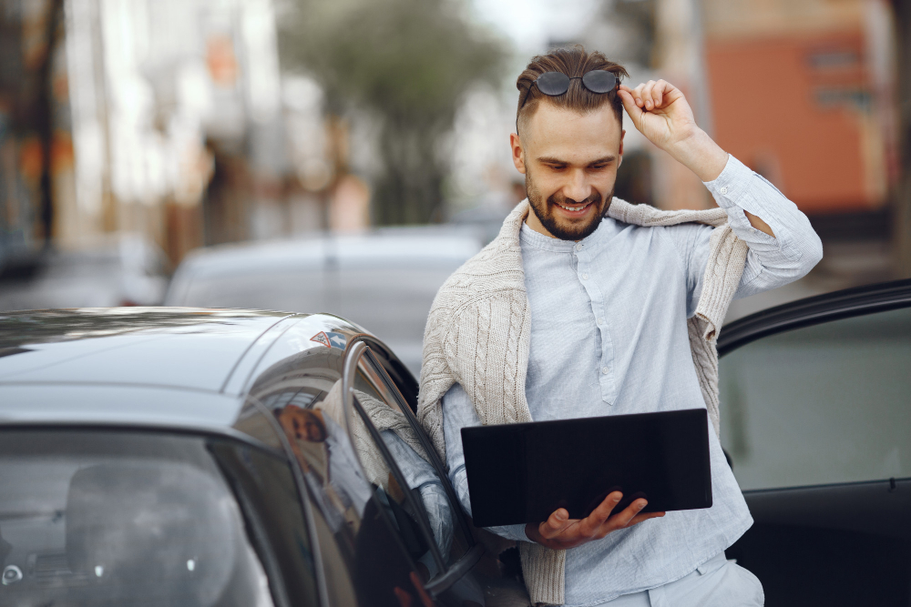 Mașinile autonome și închirierile auto din Cluj, un calendar realist