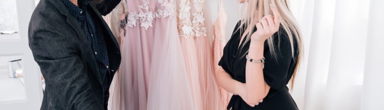 Diferența dintre o rochie de eveniment formală și una semi formală, pe înțelesul tuturor